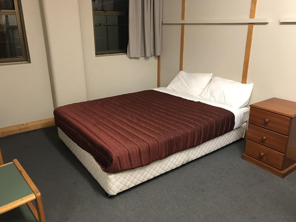 Wild Zebra Backpackers Hostel Уелингтън Екстериор снимка