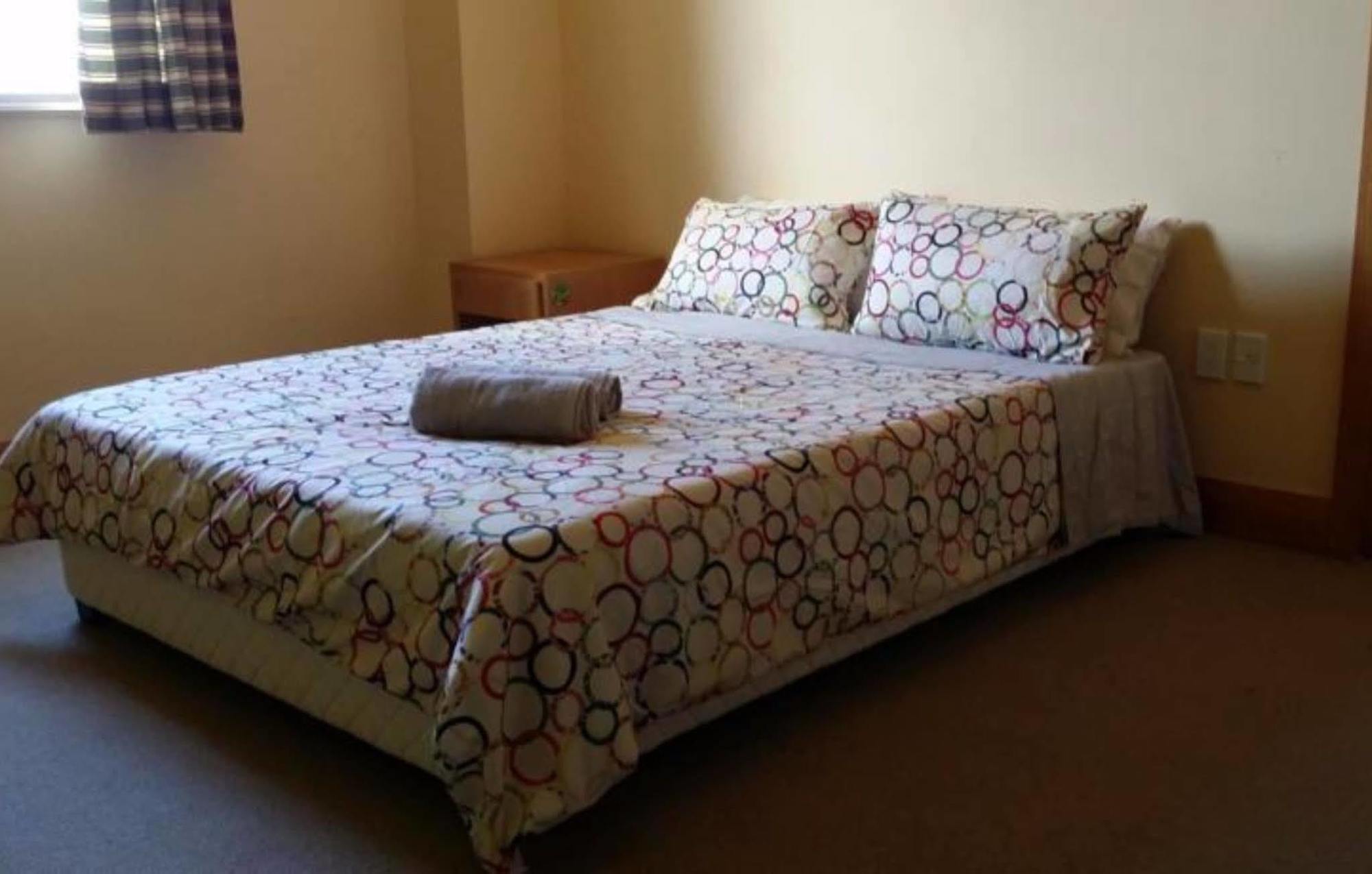 Wild Zebra Backpackers Hostel Уелингтън Екстериор снимка